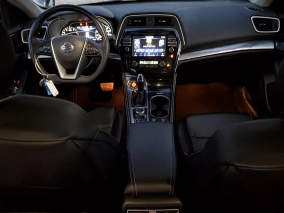 ✅ 2020 Nissan Maxima SV • VIN: 1N4AA6CV9LC382453 • Lot: 92384805. Listed on Copart with 106,167 mi. Free auction sales archive from the USA and detailed vehicle history report at DreamBid. Image 8.