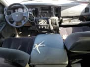 ✅ 2005 Dodge 1500 SLT • VIN: 1D7HA18NX5S174049 • Lot: 90886935. Wystawiony na Copart z przebiegiem 147 829 mil. Bezpłatny archiwum sprzedaży aukcyjnych z USA i szczegółowy raport historii pojazdu na DreamBid. Zdjęcie 8.