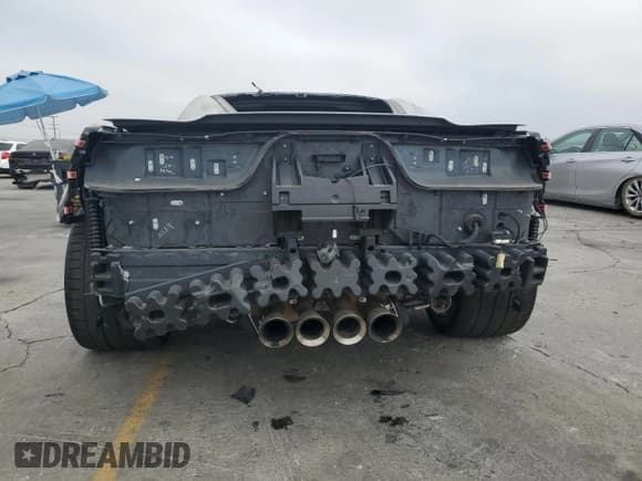 ✅ 2018 Chevrolet Corvette Z06 3LZ • VIN: 1G1YU2D66J5600715 • Lot: 70578205. Wystawiony na Copart z przebiegiem 12 568 mil. Bezpłatny archiwum sprzedaży aukcyjnych z USA i szczegółowy raport historii pojazdu na DreamBid. Zdjęcie 6.