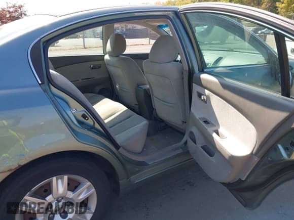 ✅ 2005 Nissan Altima S • VIN: 1N4AL11D25C397354 • Лот: 43267926. Опубликован ранее на IAAI с пробегом 179 270 миль. Бесплатный доступ к архиву аукционных продаж из США и подробный отчёт об истории автомобиля на DreamBid. Изображение 8.