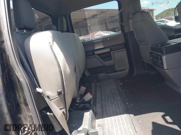 ✅ 2019 Ford F-250 XL • VIN: 1FT7W2B68KEG72890 • Лот: 42377719. Опубликован ранее на IAAI с пробегом 87 245 миль. Бесплатный доступ к архиву аукционных продаж из США и подробный отчёт об истории автомобиля на DreamBid. Изображение 8.