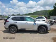 ✅ 2025 Nissan Rogue S • VIN: 5N1BT3AB1SC675161 • Lot: 42952928. Listed on IAAI with 5,752 mi. Free auction sales archive from the USA and detailed vehicle history report at DreamBid. Image 13.