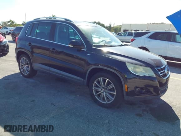 ✅ 2010 Volkswagen Tiguan S • VIN: WVGAV7AX2AW526005 • Lot: 43759739. Listed on IAAI with 139,094 mi. Free auction sales archive from the USA and detailed vehicle history report at DreamBid. Image 1.
