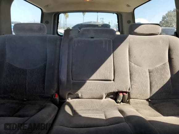 ✅ 2005 Chevrolet Suburban LT • VIN: 3GNEC16Z65G251978 • Лот: 89928355. Опубликован ранее на Copart с пробегом 210 594 миль. Бесплатный доступ к архиву аукционных продаж из США и подробный отчёт об истории автомобиля на DreamBid. Изображение 10.
