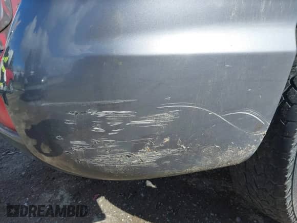 2005 Hyundai Santa Fe GLS с VIN KM8SC73D55U988475, выставлен на аукционе IAAI как лот 41779224 с пробегом 161 623 миль миль и . История ставок и продаж доступна на DreamBid. Изображение 15.