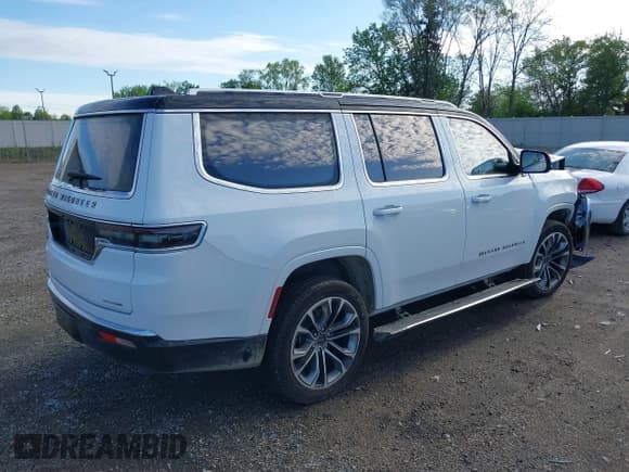 ✅ 2024 Jeep Grand Wagoneer Series III • VIN: 1C4SJVGP3RS137750 • Lot: 39366540. Listed on IAAI with 795 mi. Free auction sales archive from the USA and detailed vehicle history report at DreamBid. Image 4.