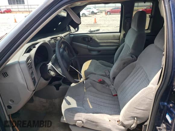 1999 Chevrolet S-10 LS Xtreme с VIN 1GCCS1949X8106588, выставлен на аукционе Copart как лот 63761015 с пробегом 205 281 миль миль и Списание • Salvage title. История ставок и продаж доступна на DreamBid. Изображение 7.