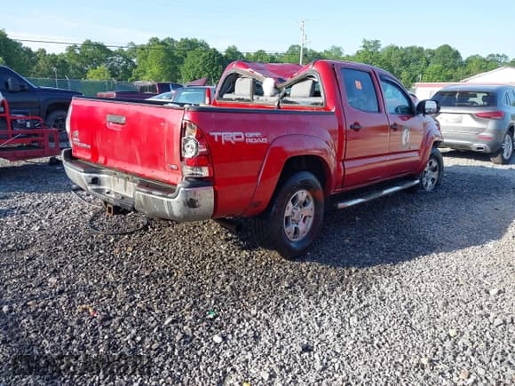 ✅ 2015 Toyota Tacoma • VIN: 3TMLU4EN3FM168489 • Lot: 42435816. Wystawiony na IAAI z przebiegiem 268 911 mil. Bezpłatny archiwum sprzedaży aukcyjnych z USA i szczegółowy raport historii pojazdu na DreamBid. Zdjęcie 4.