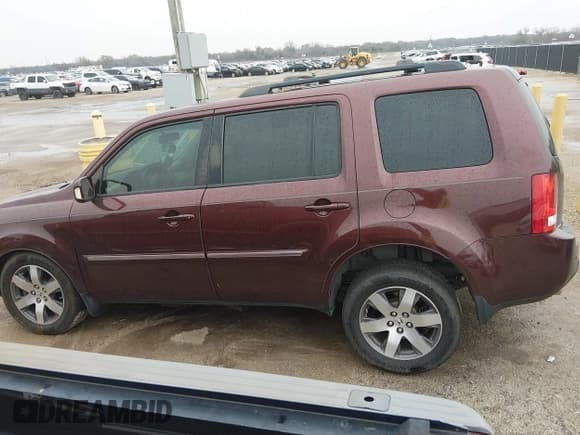 ✅ 2013 Honda Pilot Touring • VIN: 5FNYF4H96DB065745 • Lot: 43838609. Listed on IAAI with 197,451 mi. Free auction sales archive from the USA and detailed vehicle history report at DreamBid. Image 14.