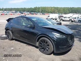 ✅ 2021 Tesla Model Y Long Range • VIN: 5YJYGDEE6MF080874 • Lot: 43103317. Wystawiony na IAAI z przebiegiem 69 867 mil. Bezpłatny archiwum sprzedaży aukcyjnych z USA i szczegółowy raport historii pojazdu na DreamBid. Zdjęcie 1.