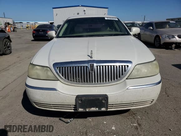 ✅ 2006 Lincoln Town Car Signature • VIN: 1LNHM81W86Y647017 • Лот: 85908655. Опубликован ранее на Copart с пробегом 216 405 миль. Бесплатный доступ к архиву аукционных продаж из США и подробный отчёт об истории автомобиля на DreamBid. Изображение 5.
