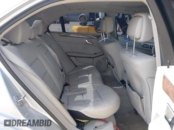 ✅ 2013 Mercedes-Benz E 350 Luxury • VIN: WDDHF5KB0DA688195 • Lot: 38972635. Listed on IAAI with 88,887 mi. Free auction sales archive from the USA and detailed vehicle history report at DreamBid. Image 8.