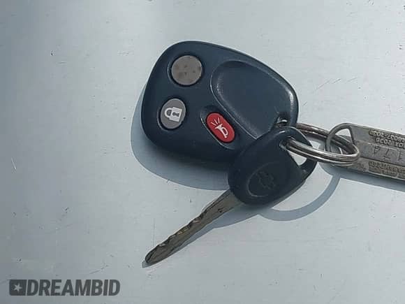 2005 Chevrolet Silverado 2500HD LS с VIN 1GCHK29U35E147891, выставлен на аукционе IAAI как лот 43159005 с пробегом 243 335 миль миль и . История ставок и продаж доступна на DreamBid. Изображение 11.