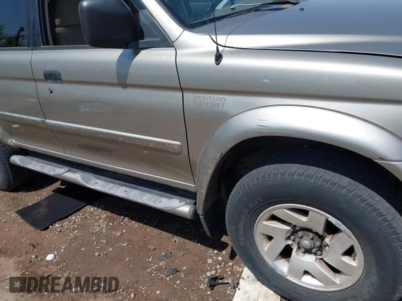 ✅ 2003 Mitsubishi Montero Sport XLS • VIN: JA4MT31R33J018430 • Lot: 42550953. Listed on IAAI with 190,041 mi. Free auction sales archive from the USA and detailed vehicle history report at DreamBid. Image 6.