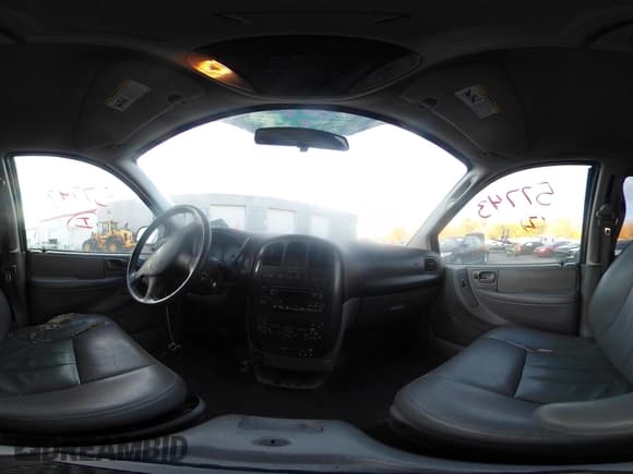 ✅ 2005 Dodge Caravan SXT • VIN: 2D4GP44L95R299610 • Lot: 43657743. Wystawiony na IAAI z przebiegiem 363 004 mil. Bezpłatny archiwum sprzedaży aukcyjnych z USA i szczegółowy raport historii pojazdu na DreamBid. Zdjęcie 19.