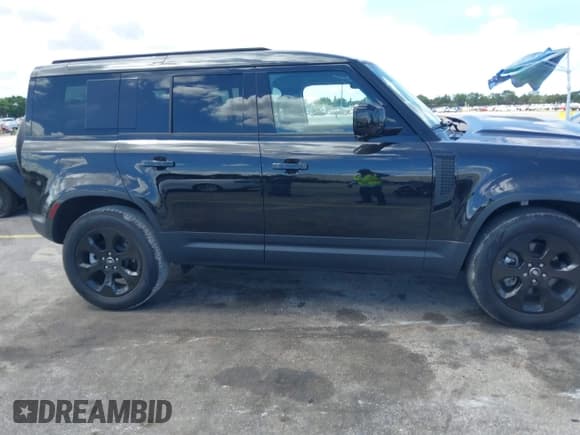 ✅ 2025 Land Rover Defender S • VIN: SALEJ7EX6S2396663 • Лот: 42489153. Опубликован ранее на IAAI с пробегом 6 672 миль. Бесплатный доступ к архиву аукционных продаж из США и подробный отчёт об истории автомобиля на DreamBid. Изображение 13.