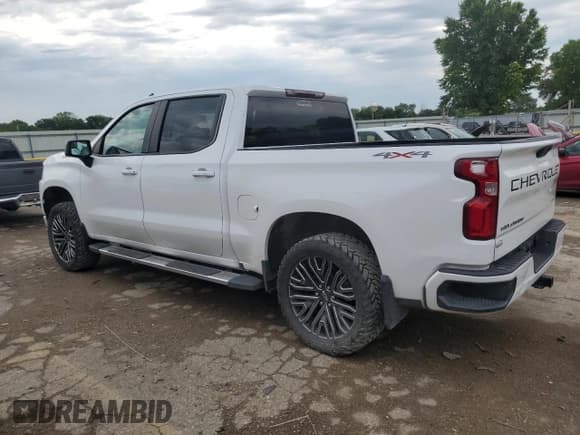 ✅ 2019 Chevrolet Silverado 1500 RST • VIN: 1GCUYEED5KZ239853 • Lot: 63123674. Wystawiony na Copart z przebiegiem 102 877 mil. Bezpłatny archiwum sprzedaży aukcyjnych z USA i szczegółowy raport historii pojazdu na DreamBid. Zdjęcie 2.