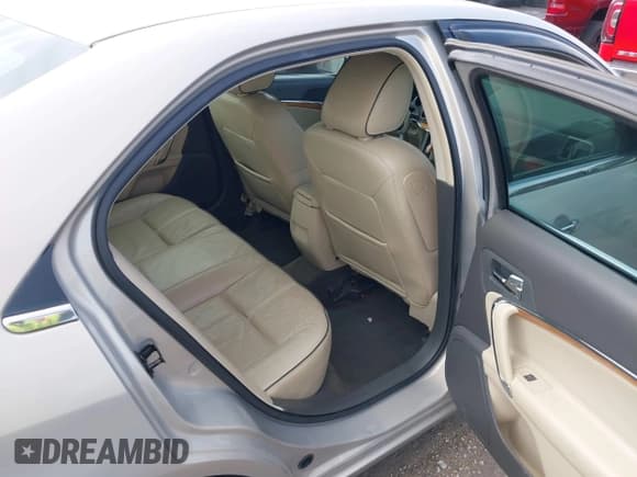 ✅ 2010 Lincoln MKZ • VIN: 3LNHL2GC5AR605750 • Lot: 41542836. Listed on IAAI with 146,347 mi. Free auction sales archive from the USA and detailed vehicle history report at DreamBid. Image 8.
