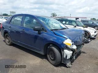 ✅ 2009 Nissan Versa 1.6 • VIN: 3N1CC11E79L481887 • Lot: 42610028. Listed on IAAI with 98,264 mi. Free auction sales archive from the USA and detailed vehicle history report at DreamBid. Image 1.