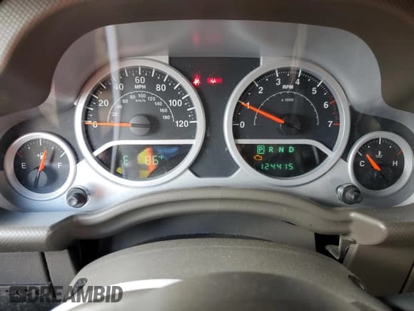 ✅ 2008 Jeep Wrangler Unlimited Sahara • VIN: 1J4GA59178L644314 • Lot: 62167935. Listed on Copart with 124,415 mi. Free auction sales archive from the USA and detailed vehicle history report at DreamBid. Image 9.