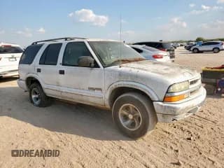 ✅ 2002 Chevrolet Blazer LS • VIN: 1GNCS13W32K138367 • Lot: 85137745. Wystawiony na Copart z przebiegiem 207 018 mil. Bezpłatny archiwum sprzedaży aukcyjnych z USA i szczegółowy raport historii pojazdu na DreamBid. Zdjęcie 4.