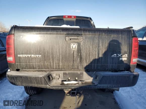 2005 Dodge 3500 SLT z VIN 3D7LS38C95G850872, wystawiony jako Copart lot #88531355 z przebiegiem 119 439 mil mil oraz Szkoda całkowita • Salvage title. Historia ofert i sprzedaży dostępna na DreamBid. Obrazek 6.