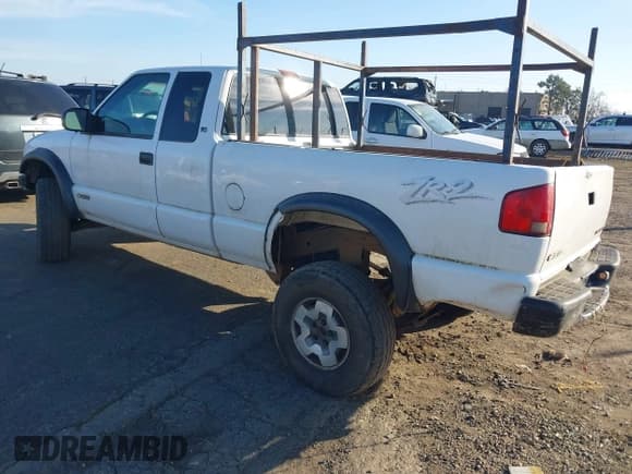 ✅ 2003 Chevrolet S-10 LS • VIN: 1GCCT19X738188905 • Лот: 41318651. Опубликован ранее на IAAI с пробегом 157 897 миль. Бесплатный доступ к архиву аукционных продаж из США и подробный отчёт об истории автомобиля на DreamBid. Изображение 3.