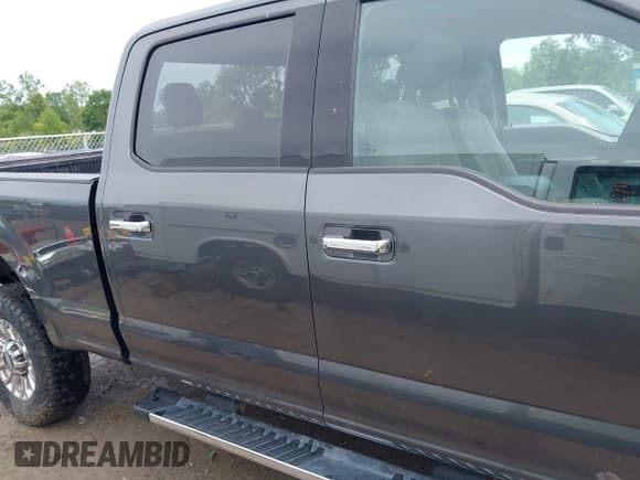✅ 2019 Ford F-250 XL • VIN: 1FT7W2B62KEG36595 • Lot: 42514444. Listed on IAAI with 40,464 mi. Free auction sales archive from the USA and detailed vehicle history report at DreamBid. Image 14.