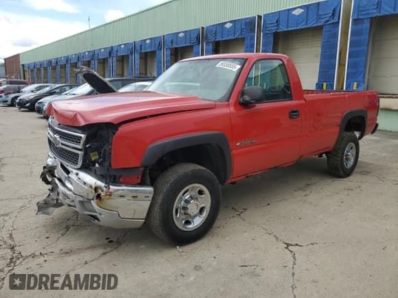 ✅ 2005 Chevrolet Silverado 2500HD Work Truck • VIN: 1GCHC24U05E327995 • Лот: 56559555. Опубликован ранее на Copart с пробегом 244 076 миль. Бесплатный доступ к архиву аукционных продаж из США и подробный отчёт об истории автомобиля на DreamBid. Изображение 1.
