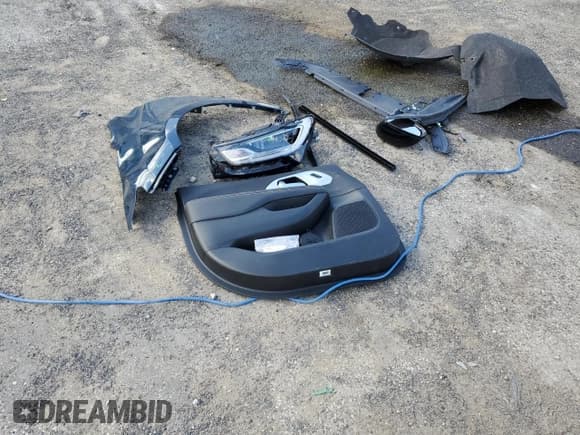 ✅ 2025 Chrysler Pacifica Limited • VIN: 2C4RC3GG6SR613834 • Lot: 90434985. Listed on Copart with 5,877 mi. Free auction sales archive from the USA and detailed vehicle history report at DreamBid. Image 13.