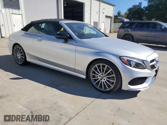 ✅ 2018 Mercedes-Benz C 300 • VIN: WDDWK4JB0JF676075 • Lot: 90022545. Wystawiony na Copart z przebiegiem 16 830 mil. Bezpłatny archiwum sprzedaży aukcyjnych z USA i szczegółowy raport historii pojazdu na DreamBid. Zdjęcie 4.