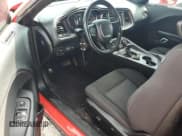 ✅ 2018 Dodge Challenger SXT • VIN: 2C3CDZAG4JH298295 • Lot: 63216974. Wystawiony na Copart z przebiegiem 90 598 mil. Bezpłatny archiwum sprzedaży aukcyjnych z USA i szczegółowy raport historii pojazdu na DreamBid. Zdjęcie 8.