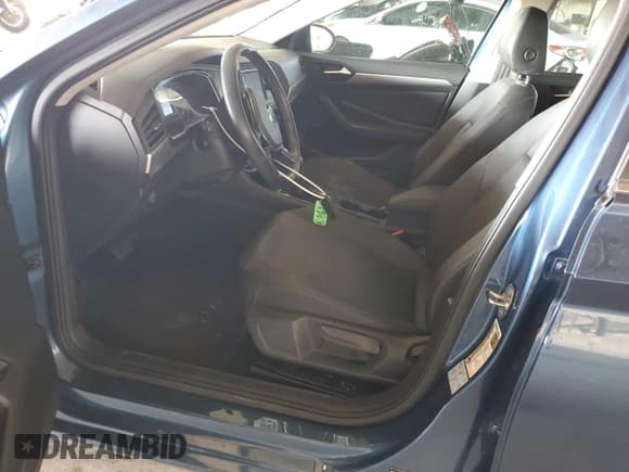 ✅ 2019 Volkswagen Jetta S • VIN: 3VWC57BU7KM254972 • Лот: 57506205. Опубликован ранее на Copart с пробегом 63 117 миль. Бесплатный доступ к архиву аукционных продаж из США и подробный отчёт об истории автомобиля на DreamBid. Изображение 7.