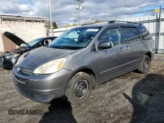 2005 Toyota Sienna LE с VIN 5TDZA23C75S312486, выставлен на аукционе Copart как лот 90917255 с пробегом 235 882 миль миль и Списание • Salvage title. История ставок и продаж доступна на DreamBid. Изображение 1.