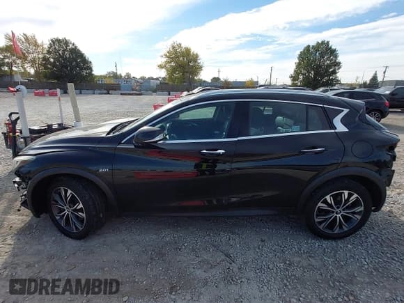 ✅ 2017 Infiniti QX30 Premium • VIN: SJKCH5CR0HA026128 • Лот: 43556047. Опубликован ранее на IAAI с пробегом 52 173 миль. Бесплатный доступ к архиву аукционных продаж из США и подробный отчёт об истории автомобиля на DreamBid. Изображение 14.
