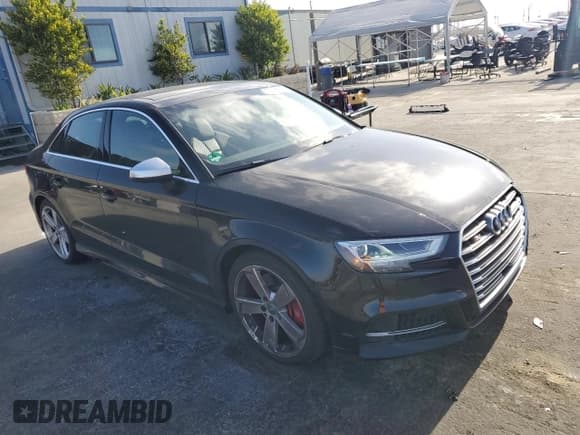 ✅ 2017 Audi S3 Premium Plus • VIN: WAUB1GFF9H1065975 • Lot: 57188335. Wystawiony na Copart z przebiegiem 53 596 mil. Bezpłatny archiwum sprzedaży aukcyjnych z USA i szczegółowy raport historii pojazdu na DreamBid. Zdjęcie 4.