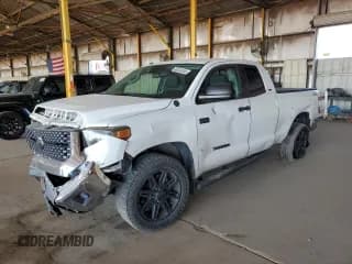 ✅ 2019 Toyota Tundra SR • VIN: 5TFRY5F15KX251958 • Лот: 68240045. Опубликован ранее на Copart с пробегом 77 148 миль. Бесплатный доступ к архиву аукционных продаж из США и подробный отчёт об истории автомобиля на DreamBid. Изображение 1.