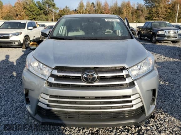 ✅ 2019 Toyota Highlander LE • VIN: 5TDZARFH6KS054893 • Lot: 92293595. Wystawiony na Copart z przebiegiem 89 770 mil. Bezpłatny archiwum sprzedaży aukcyjnych z USA i szczegółowy raport historii pojazdu na DreamBid. Zdjęcie 5.