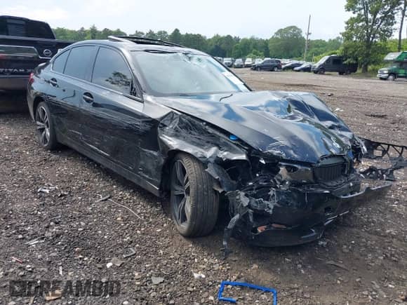 2020 BMW 3 Series 330i xDrive с VIN WBA5R7C03LFH52597, выставлен на аукционе IAAI как лот 42618079 с пробегом 51 767 миль миль и . История ставок и продаж доступна на DreamBid. Изображение 1.