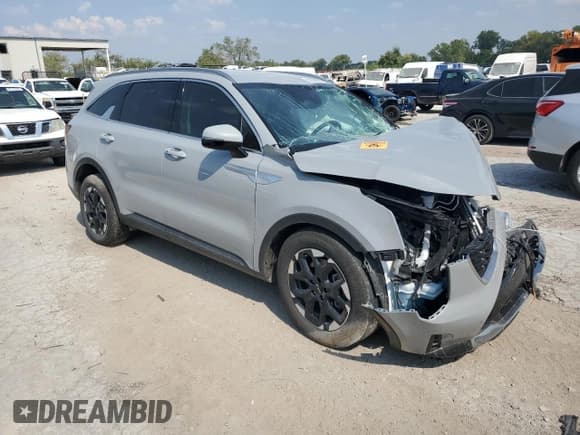 ✅ 2025 Kia Sorento S • VIN: 5XYRL4JC9SG346768 • Lot: 81098655. Listed on Copart with Not provided. Free auction sales archive from the USA and detailed vehicle history report at DreamBid. Image 4.