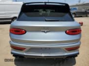 ✅ 2022 Bentley Bentayga V8 • VIN: SJAAM2ZV9NC011752 • Лот: 64844464. Опубликован ранее на Copart с пробегом Не указан. Бесплатный доступ к архиву аукционных продаж из США и подробный отчёт об истории автомобиля на DreamBid. Изображение 6.