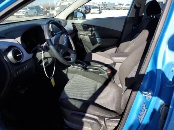 2020 Hyundai Kona SEL с VIN KM8K2CAA8LU529541, выставлен на аукционе Copart как лот 72428132 с пробегом 49 694 миль миль и . История ставок и продаж доступна на DreamBid. Изображение 7.