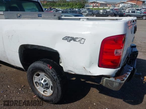 ✅ 2011 Chevrolet Silverado 2500HD Work Truck • VIN: 1GC1KVCGXBF195996 • Лот: 42003273. Опубликован ранее на IAAI с пробегом 274 178 миль. Бесплатный доступ к архиву аукционных продаж из США и подробный отчёт об истории автомобиля на DreamBid. Изображение 17.