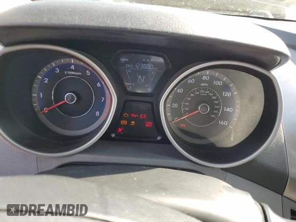 ✅ 2013 Hyundai Elantra GLS • VIN: KMHDH4AE5DU815655 • Lot: 82593055. Listed on Copart with 123,880 mi. Free auction sales archive from the USA and detailed vehicle history report at DreamBid. Image 9.