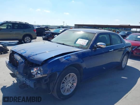 ✅ 2010 Chrysler 300 Touring • VIN: 2C3CA5CV3AH306917 • Lot: 43453545. Listed on IAAI with 204,061 mi. Free auction sales archive from the USA and detailed vehicle history report at DreamBid. Image 2.