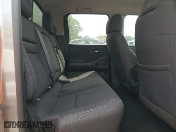 ✅ 2023 Nissan Frontier SV • VIN: 1N6ED1EJ0PN623016 • Lot: 57919245. Wystawiony na Copart z przebiegiem 33 317 mil. Bezpłatny archiwum sprzedaży aukcyjnych z USA i szczegółowy raport historii pojazdu na DreamBid. Zdjęcie 10.