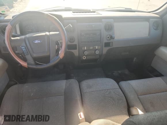 ✅ 2010 Ford F-150 XL • VIN: 1FTEX1CWXAFC37116 • Lot: 86507135. Wystawiony na Copart z przebiegiem 173 162 mil. Bezpłatny archiwum sprzedaży aukcyjnych z USA i szczegółowy raport historii pojazdu na DreamBid. Zdjęcie 8.