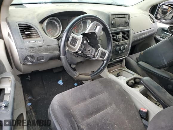 ✅ 2015 Dodge Grand Caravan SXT • VIN: 2C4RDGCGXFR540211 • Lot: 83852875. Wystawiony na Copart z przebiegiem Nie podano. Bezpłatny archiwum sprzedaży aukcyjnych z USA i szczegółowy raport historii pojazdu na DreamBid. Zdjęcie 8.