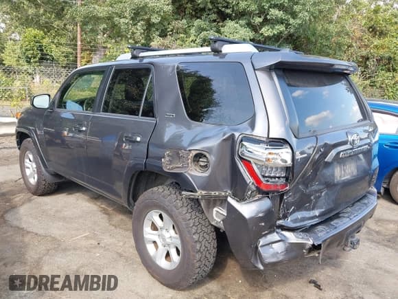 ✅ 2017 Toyota 4Runner TRD Pro • VIN: JTEBU5JR6H5457655 • Lot: 43272100. Listed on IAAI with 145,810 mi. Free auction sales archive from the USA and detailed vehicle history report at DreamBid. Image 3.