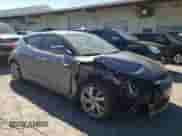 2017 Hyundai Veloster z VIN KMHTC6AD8HU318439, wystawiony jako Copart lot #43322083 z przebiegiem 64 664 mil mil oraz . Historia ofert i sprzedaży dostępna na DreamBid. Obrazek 4.